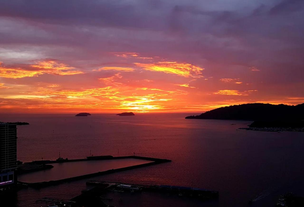 מלון קוטה קינבלו Jesselton Quay Sea View מראה חיצוני תמונה